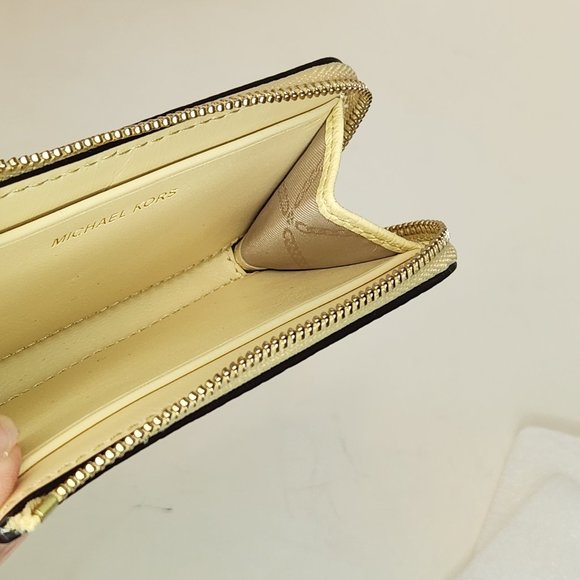 Michael Kors Piper Small Chain Zip Card Case Pebbled Leather - Buttermilk - NWT - Picture 7 of 9